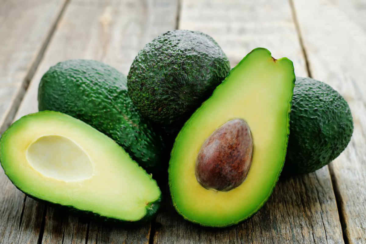 Avocado to tame frizzy hair