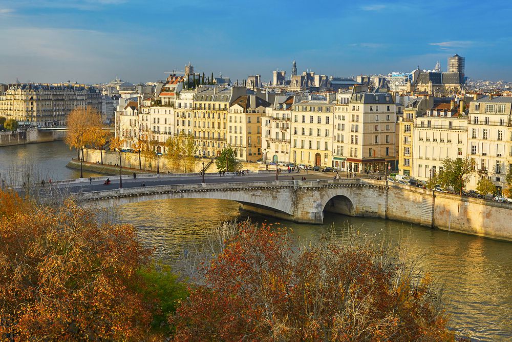 Enjoy The Homely Charm Of The Ile Saint-Louis