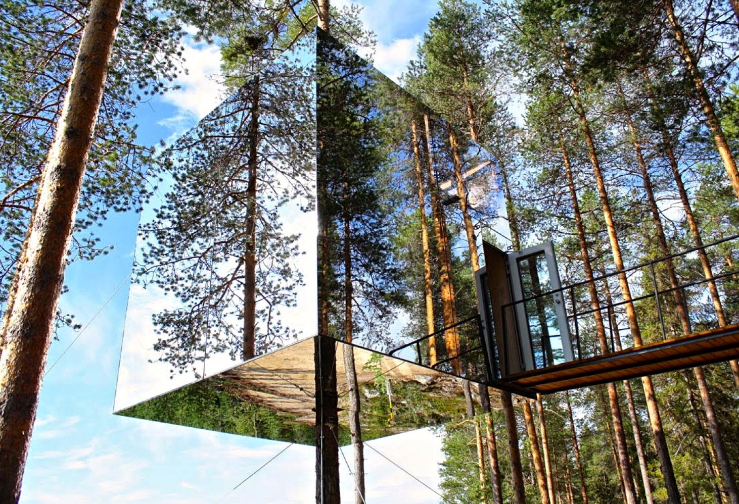 Mirror Tree House (Sweden)