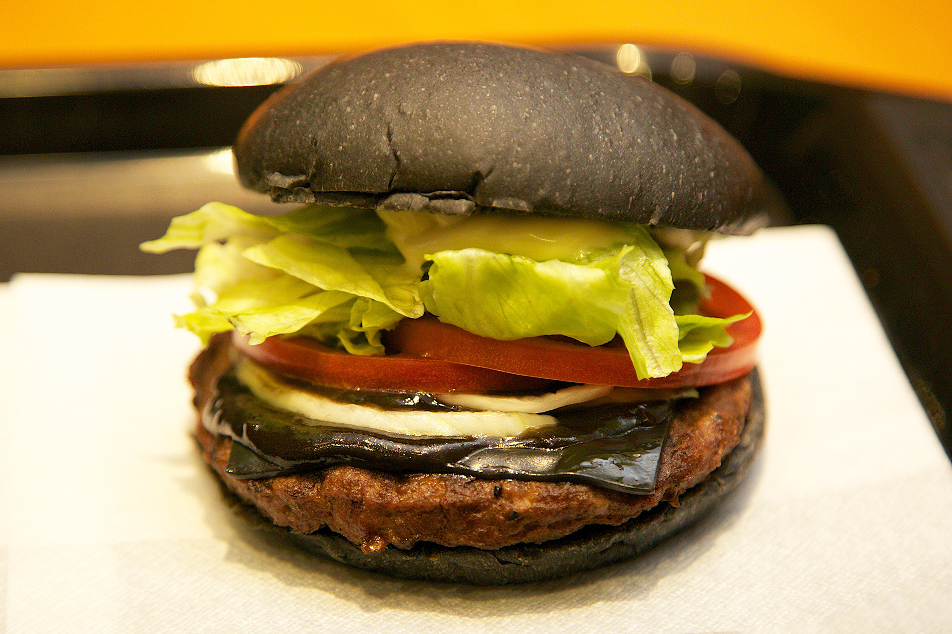 Kuro Pearl Burger — Burger King in Japan