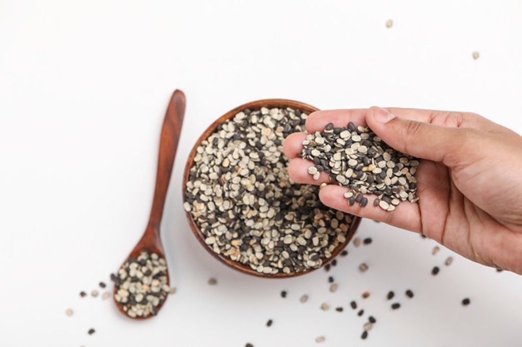 Black lentils to treat split ends