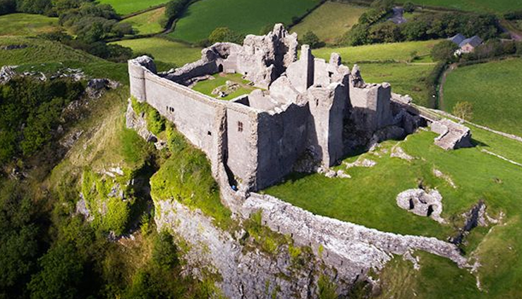 Carreg Cennen, Wales