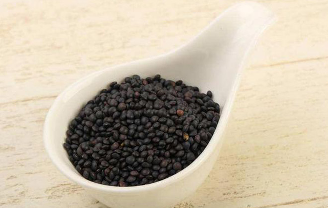 Black lentils to treat split ends