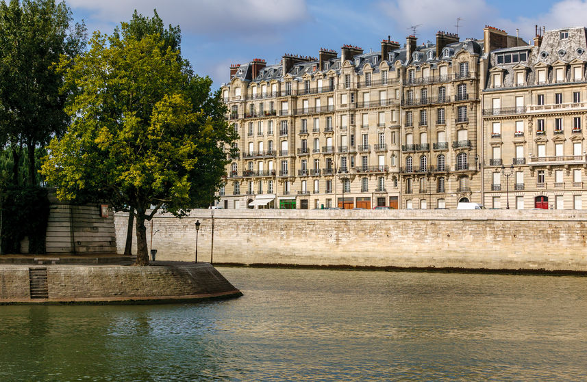 Enjoy The Homely Charm Of The Ile Saint-Louis